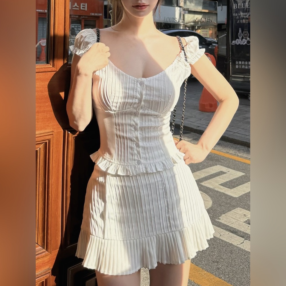 KINDAME Elegant White Pleated Top and Skirt (set)